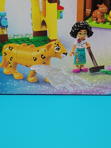 LEGO Disney: Antonio's Animal Sanctuary (43251) - Bild 4 von 9