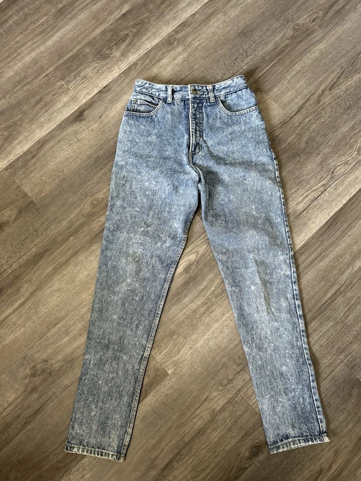 Vintage GUESS Women’s Mom Jeans 80’s Acid Wash Look High Waisted - Image 3 of 4