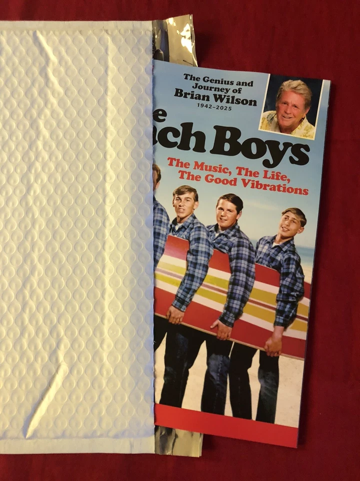 LIFE Magazine : The BEACH BOYS, The Music, The Life  June 2025 Issue Foto 3 de 3