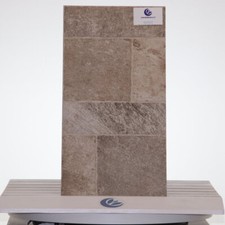 Pavimento esterno gres porcellanato effetto pietra minerale 30 x 60 cm.