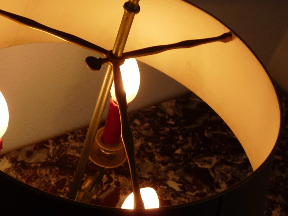 Rare ANCIENNE LAMPE BOUILLOTTE à 3 FEUX en étain abat-jour tôle - Photo 3/4