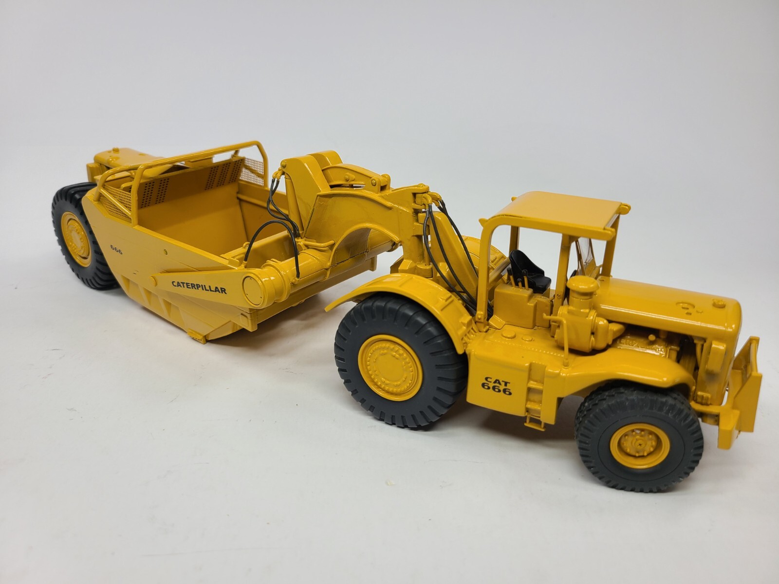 Caterpillar Cat 666 Wheel Tractor Scraper - Black Rat 1:50 Scale ...