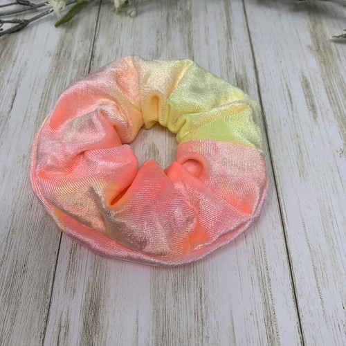 TIE DYE SCRUNCHIE ~ Hair Scrunchies, Ponytail Messy Bun Scrunchies ~ Women - Picture 3 of 4