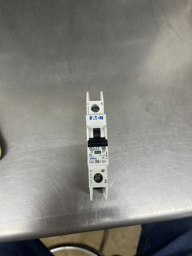 New Eaton Moeller FAZ-D8/1-NA-SP Circuit Breaker 8 Amp 1 Pole Made In Spain - Picture 2 of 3