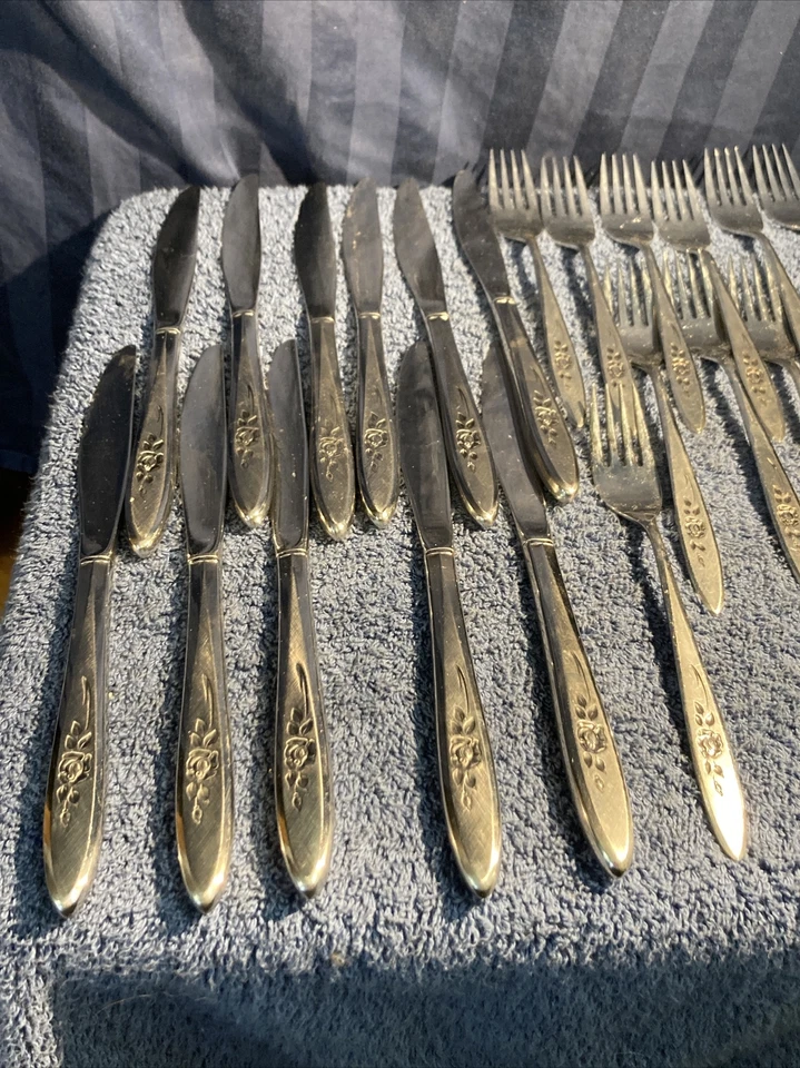 Community Stainless steel 35 Piece Flatware Silverware.                       C6 - Image 2 of 4