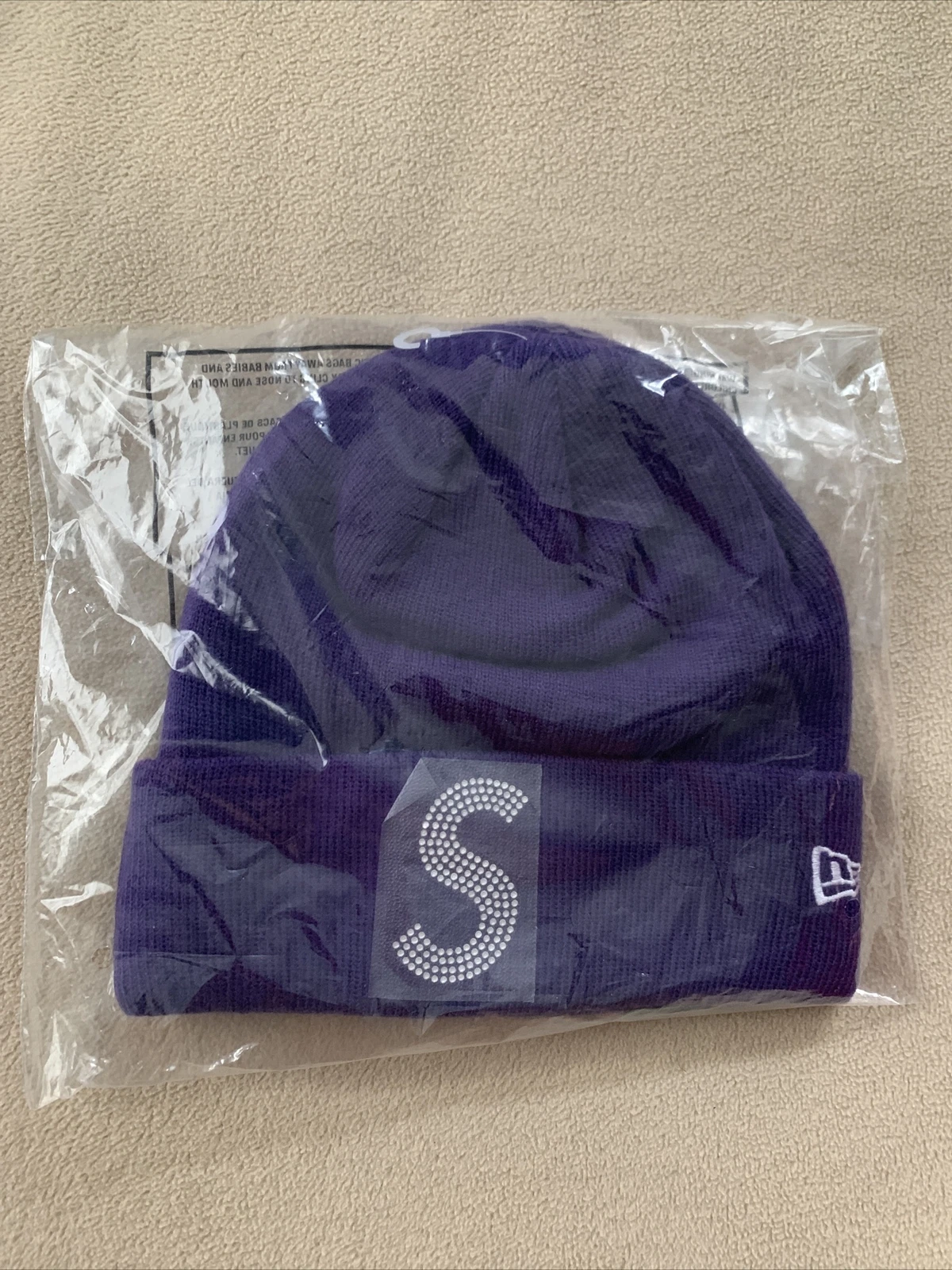 Supreme New Era X Swarovski S logo beanie violet * livraison rapide*