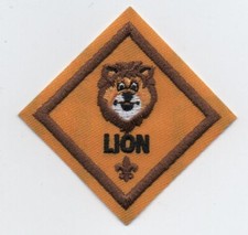 Parche Rango Cachorro de León con Nuevo Eslogan "Scouting America", ¡Como Nuevo!