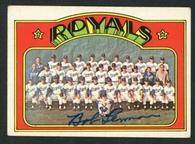Bob Lemon Signed Auto 1972 Topps Kansas City Royals Team Card SEMI-HIGH #617 HOF