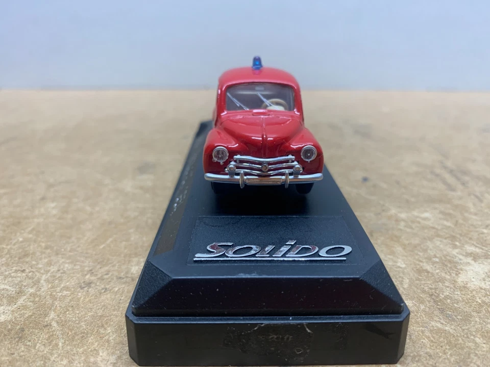 SOLIDO RENAULT 4CV 1954 POMPIERS EN BOITE 1/43 C10 - Photo 3/4