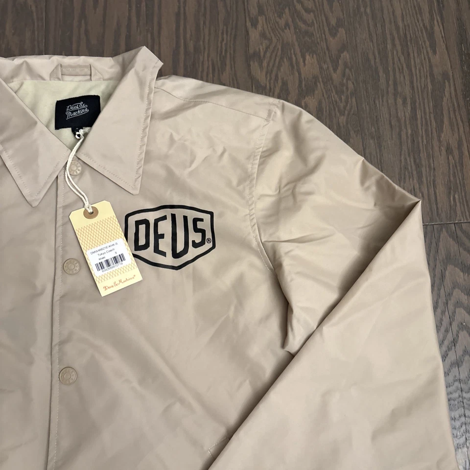 NUEVO CON ETIQUETAS Chaqueta Deus Ex Machina Tokyo Coach Caqui Para Hombres Motocicleta Sobrecamisa Pequeña NUEVA Foto 2 de 4