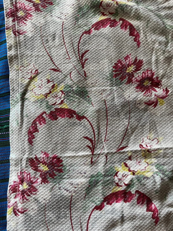 Vintage 1950’s Flower Pattern Cotton Textile Barkcloth 39 in by 4.66 yd 