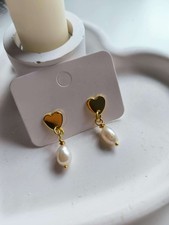 Amore Pearl Hearts   Vergoldete Herz-Ohrringe...