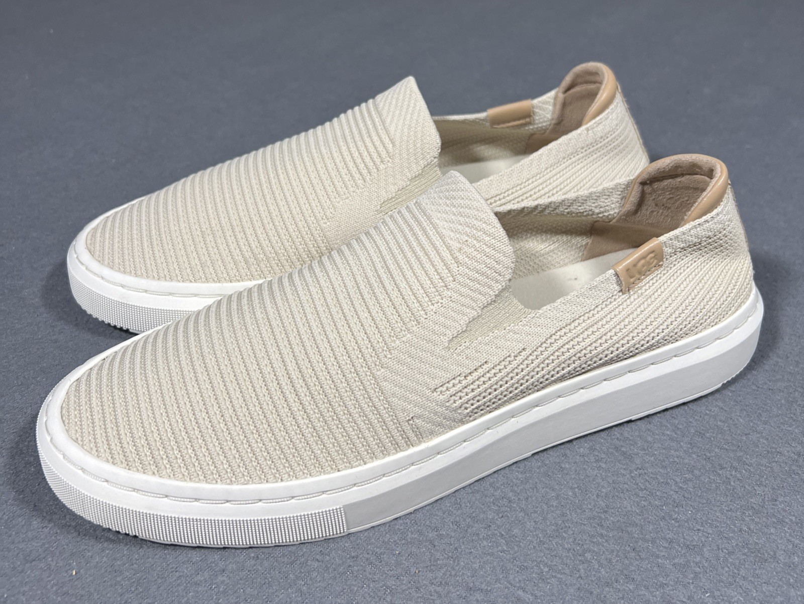 UGG Alameda Sammy Knit Slip-On ShoesWomens 10 Beige White Casual Comfort *READ*