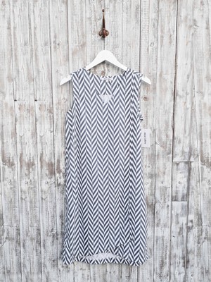 Alice Collins Summer Dress In Chevron Grey, White - 10