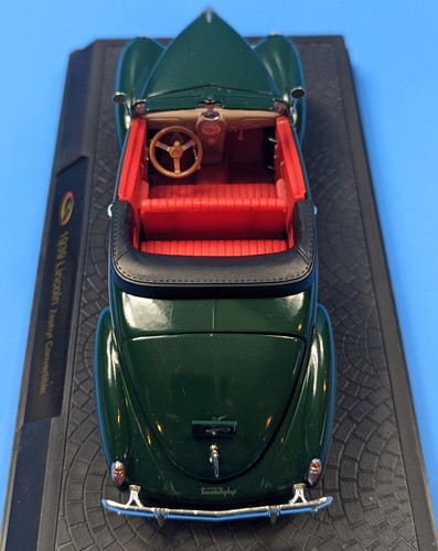 Signature 1939 Lincoln Zephyr Convertible - 1:32 Scale - Green - Picture 17 of 22