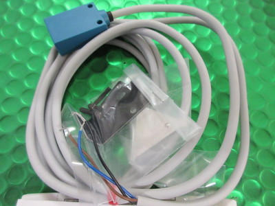 Honeywell FE7A-DA6V-M Photoelektrischer Streusensor, Mikroschalter. 