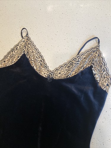 De La Rose Bodysuit Women's Sz M Soft Stretch Velvet Lingerie - Picture 5 of 8