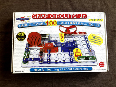 Snap Circuits Jr.  SC-100 Electronics Kit ages 8+ fun and cool learning projects
