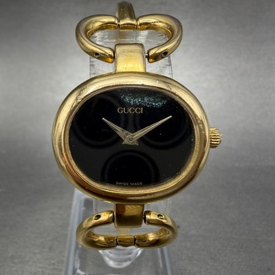 GUCCI 1600 電池新品　ゴールド 腕時計 チェーンリンクデザイン Gucci 1600 Watch Women 25mm Black Dial Gold Plated Oval READ