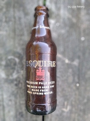 Esquire Premium Pale Beer bottle