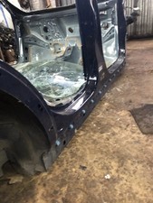 FORD KUGA III DFK Rechte metallische Seitenschweller 2023 33541639