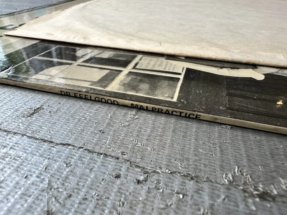 Dr. Feelgood LP Malpractice A-1 B-1 EX Vinyl UAS 29880 EX LAM COVER UK 1st 1975 - Image 4 of 4