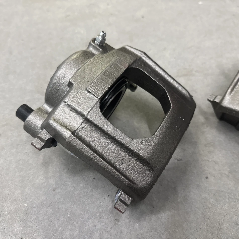 For 1987-1989 Jeep Wrangler Brake Caliper Front Right 29553VD 1988 - Image 2 of 4