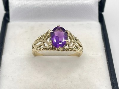 9ct Gold Hallmarked Ladies Amethyst Ring. Goldmine Jewellers.