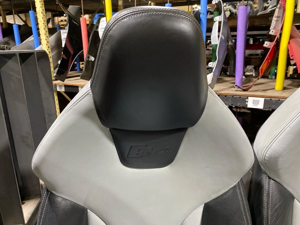 2010-2012 Audi S4 Sport Seat Set Front & Rear Panda Black & Silver Leather (TL) Foto 3 de 4