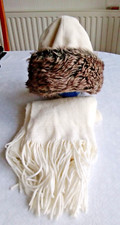 ladies hat and scarf cream colour