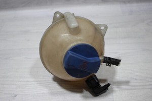 Ausgleichsbehälter Kühlmittel 1J0121403B VW Golf 4 IV Bj,02