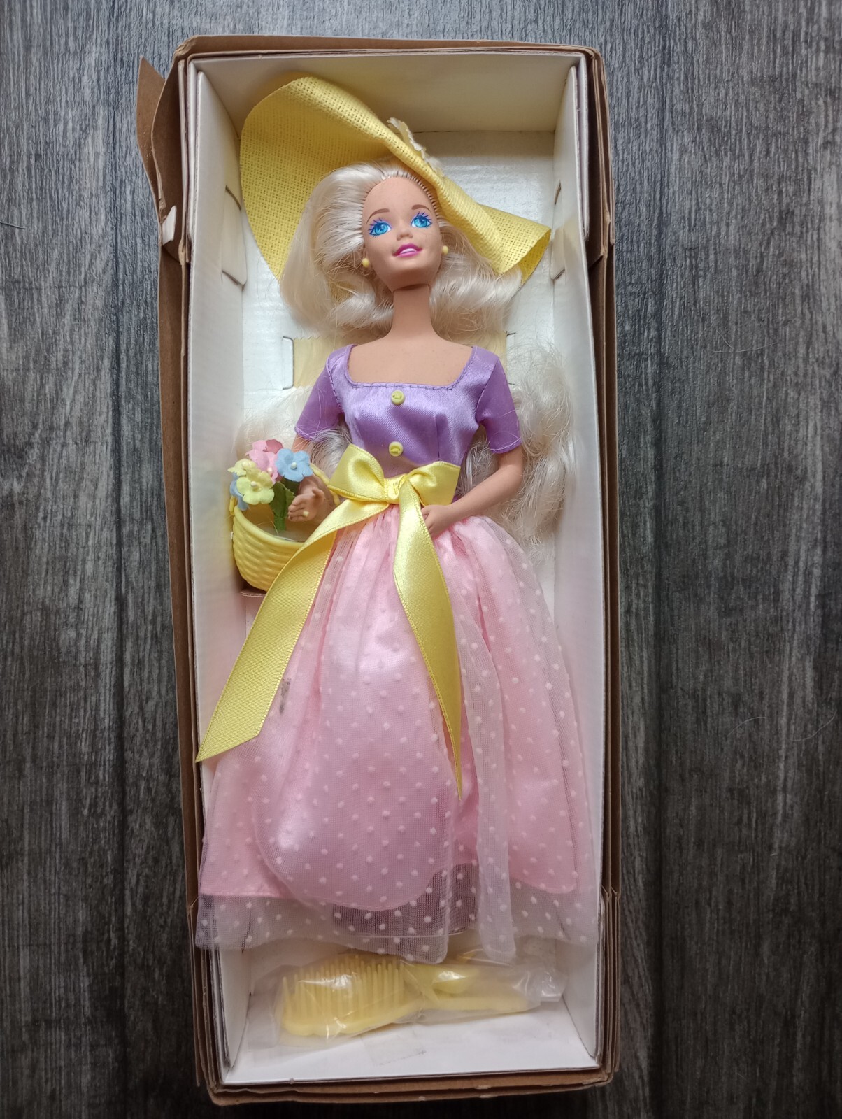 Barbie Spring Blossom An Avon Exclusive #15201 - Vintage 1995 First in a series