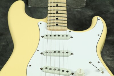 フェンダージャパン イングヴェイシグネイチャーモデル イエローホワイト Fender Made in Japan Yngwie Malmsteen Stratocaster (Yellow