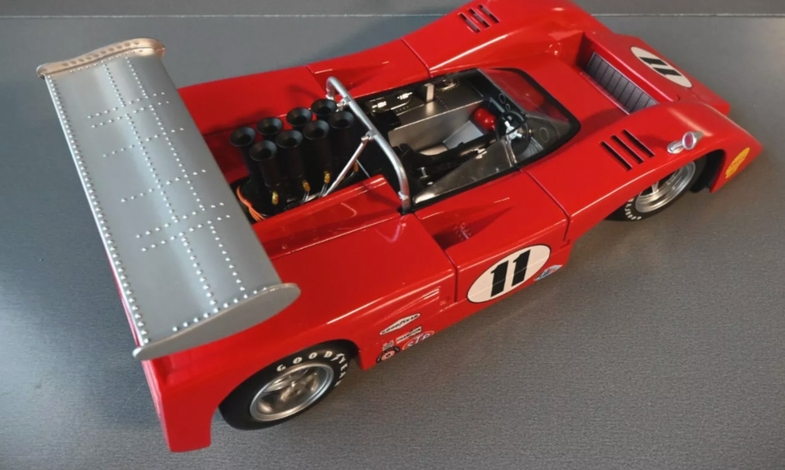 Mclaren w/Chevrolet 55Chevy57 Corvette V8 Engine1:18SCALE1966MODEL1957 1963 1967
