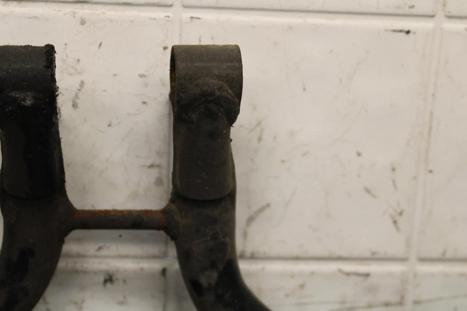 Suzuki Bandit 1200 GSF1200S 1997 soporte principal central BB559 Foto 4 de 4