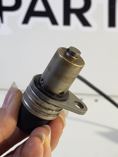 BMW E36, E34 Camshaft Position Sensor 12141730028 - Picture 8 of 17