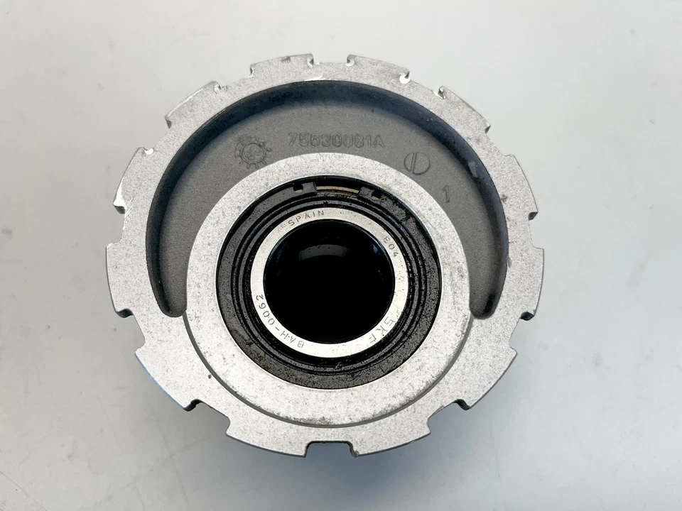 08-14 Ducati 848 EVO eje trasero portador buje excéntrico 75630081A usado Foto 3 de 4