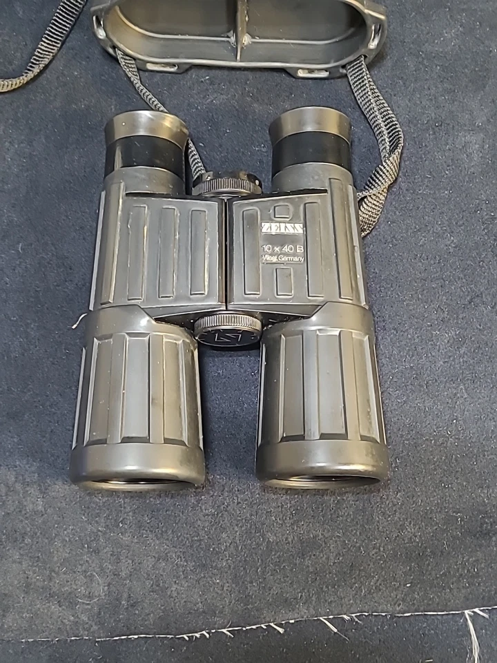 Zeiss Binoculars 10x40 B T*P* Made in (WEST) Germany Strap, Lens Cover, Case - Image 2 of 4