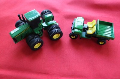 JOHN DEERE FARMING TRACTOR PLUS JOHN DEERE BUGGY