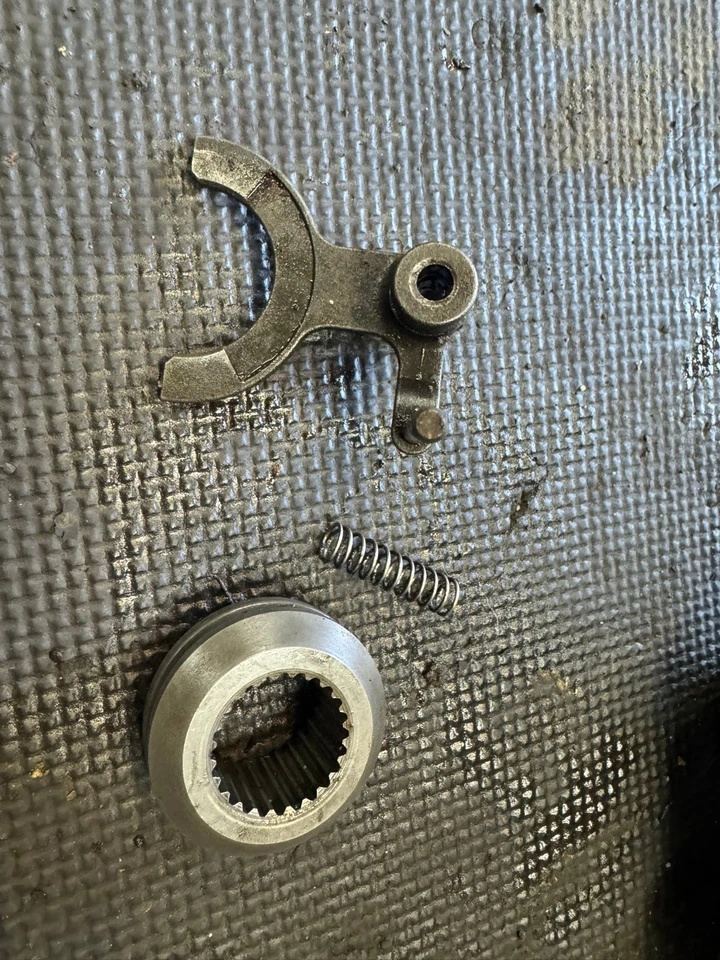 2005 05 ARCTIC CAT 650 V2 4X4 FRONT DIFFERENTIAL DIFF STUMP PUMPKIN - Image 2 of 4