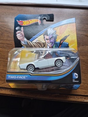 Hot Wheels Two-Face DC Comics Diecast Car 1:64 White Purple Batman 2015