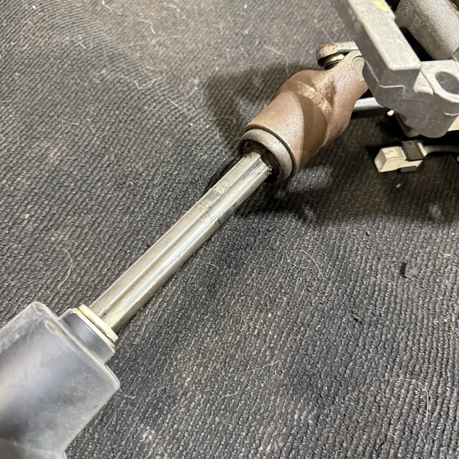 04-13 Maserati Quattroporte Power Adjust Steering Column M139