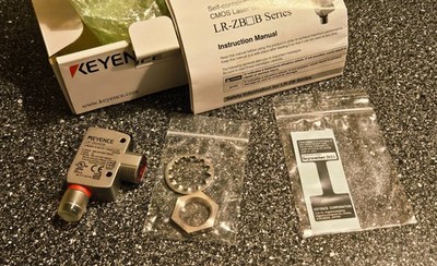 Keyence LR-ZB240CB Self-Contained CMOS Laser Sensor M18 mit M12 Stecker 240mm