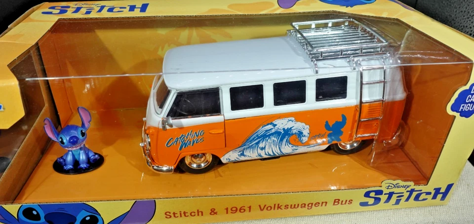 Jada Toys Stitch & 1961 Volkswagen Bus 1/24 - Image 2 of 3