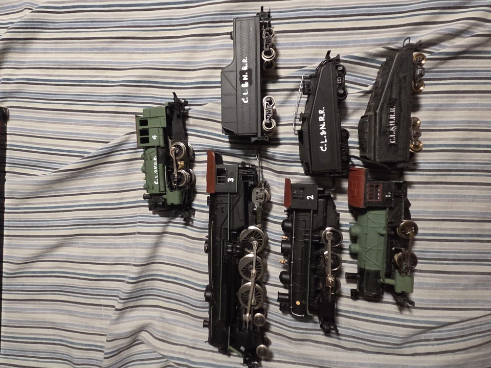 HO SCALE FICTIONAL RAILROAD C,L,&N.R.R LOCOS NUMBER 1-4 TWO RUN TWO DON'T - Image 3 of 4