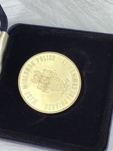 The Queen’s Golden Jubilee 2002 Commemorative Medal Royal Mint With Box & INFO - Picture 14 of 24