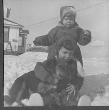 VINTAGE PHOTOGRAPH 1956-63 CAR/AUTO GIRLS/BOYS HAIR FASHION DOG/PUPPY OLD PHOTO
