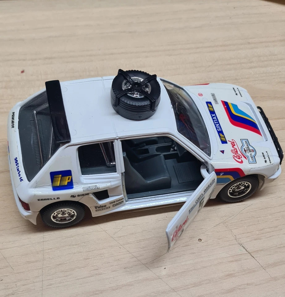 Burago Peugeot 205 Rally 1 :25 - Immagine 2 di 4