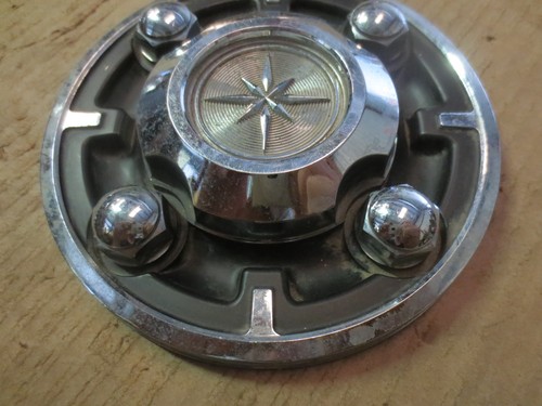 Datsun Center Cap Rim Hubcap Wheel Lug Hub Cover 40315 2200M OEM USED 4 - Picture 9 of 18