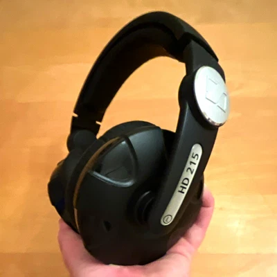Sennheiser HD 215 Wired Over-Ear Headphones Coiled Cable Black/Silver